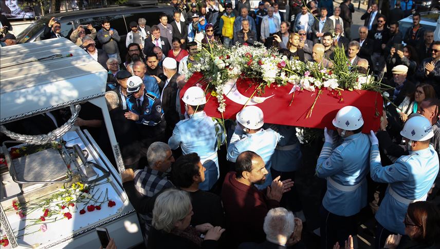 Veteran Turkish actress Yildiz Kenter laid to rest