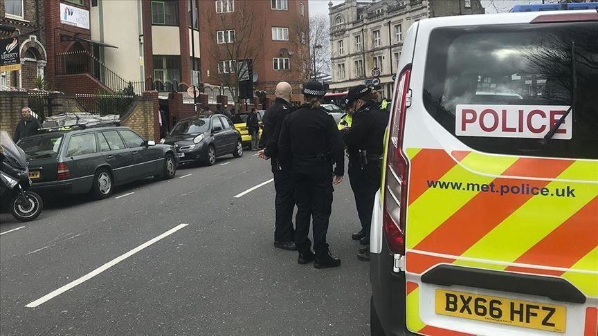 Британската полиција трага по мистериозниот филантроп кој остава пари на улица