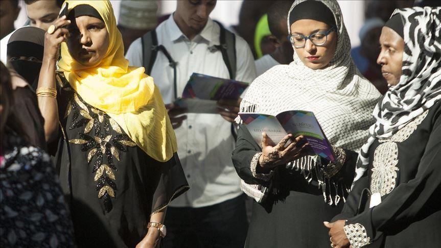 Serikat guru Quebec tolak larangan pemakaian simbol keagamaan