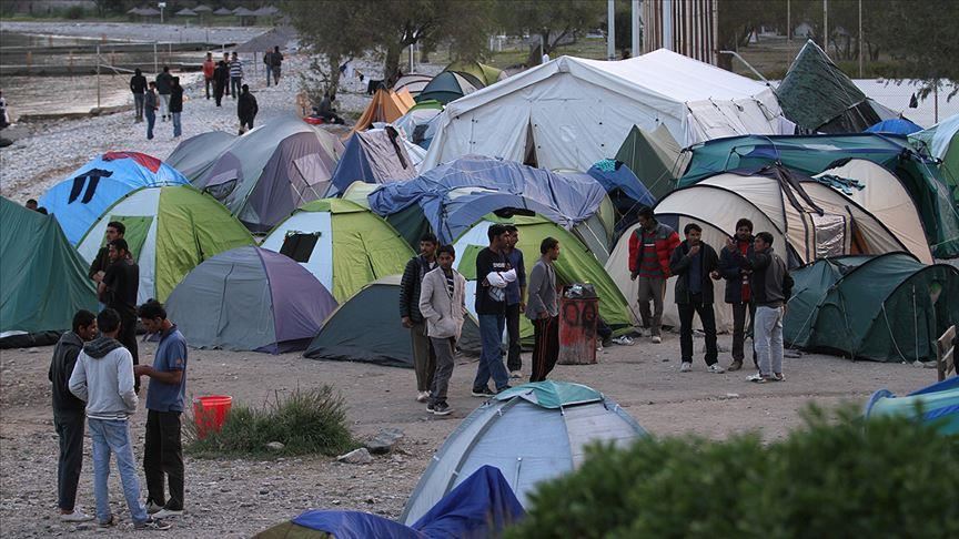 Greece to shut down 3 refugee camps