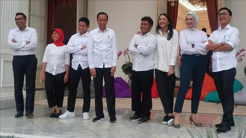 Jokowi punya 14 staf khusus, 7 di antaranya anak muda di bawah 40 tahun