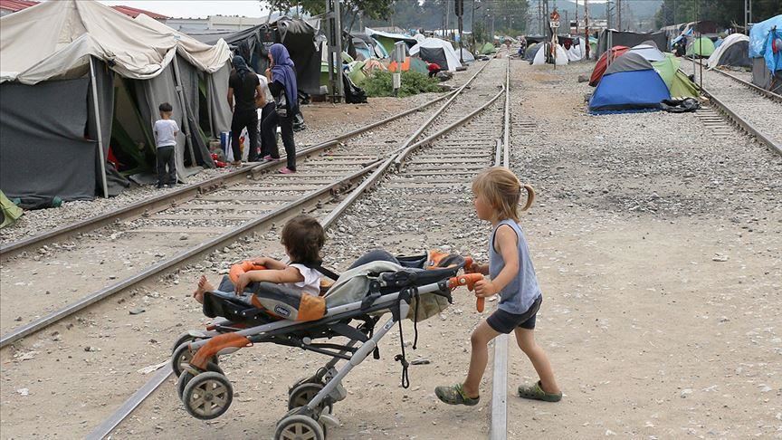 В Греции живут почти 5 тыс детей мигрантов без сопровождения 