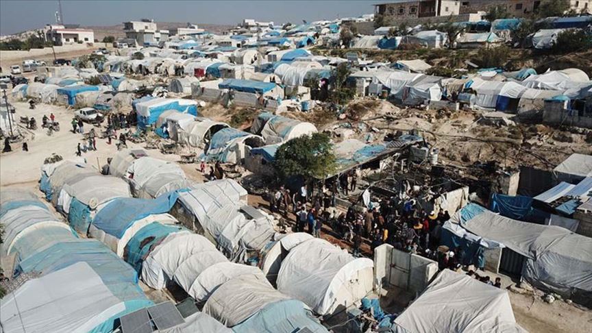 مستشارة المبعوث الأممي إلى سوريا تدين قصف مخيم للنازحين بإدلب 