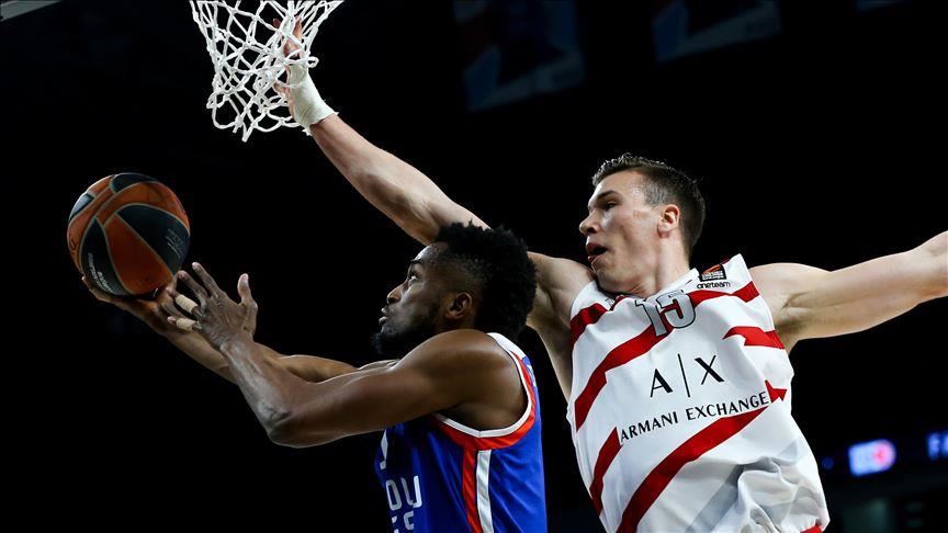 Anadolu Efes extend winning streak in EuroLeague