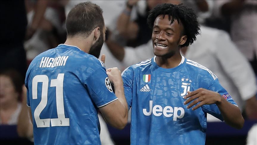 Colombian winger Cuadrado extends deal with Juventus