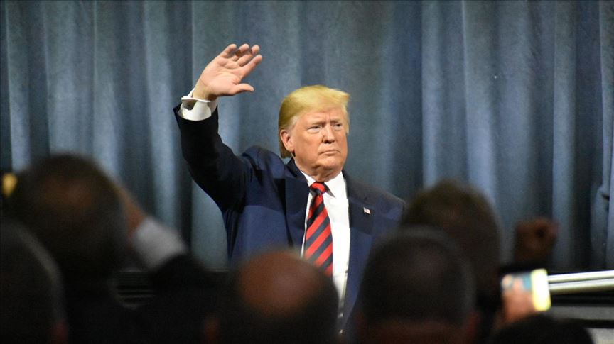 Encuesta: juicio político no afecta índice de aprobación de Trump