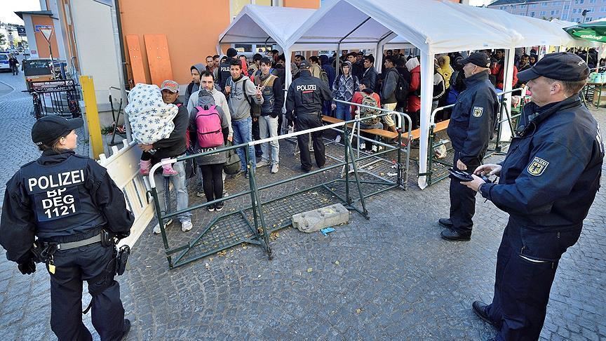 "لغياب مترجمين".. اليونان ترفض طلبات لجوء 28 مهاجرا إفريقيا