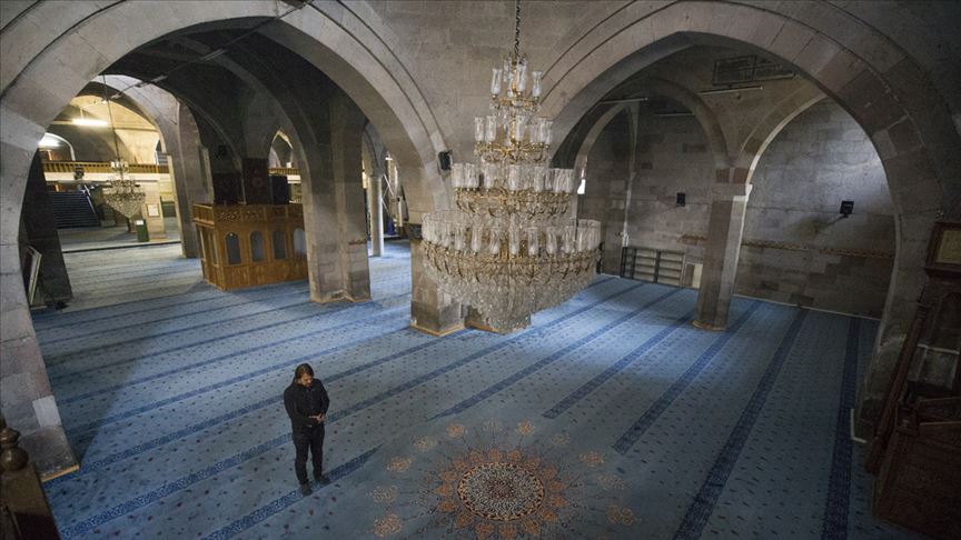 Kayseri'deki 9 asırlık cami restorasyonla nemden kurtarılacak
