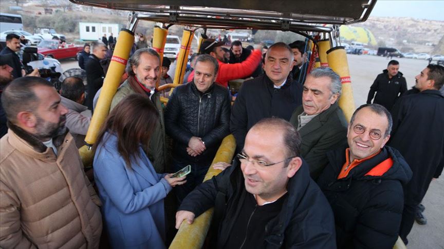 Kültür ve Turizm Bakanı Ersoy Kapadokya'yı gökyüzünden ...