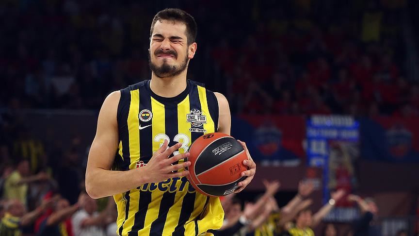 Fenerbahçeli basketbolcu Kalinic'in burnunun kırıldığı açıklandı