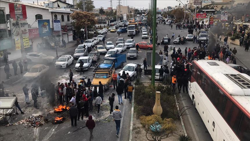 İran'da gösterilerle ilgili 17 kişi gözaltına alındı
