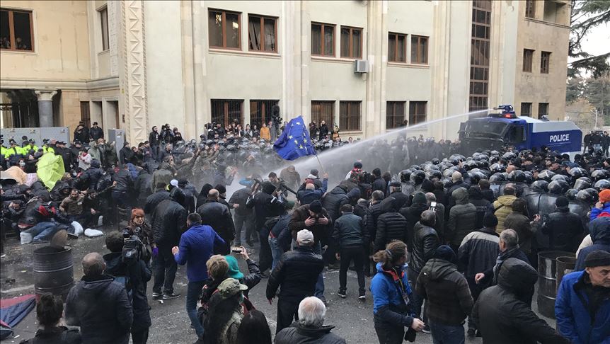 Georgia: fuerzas de seguridad intervienen protestas en Tiflis