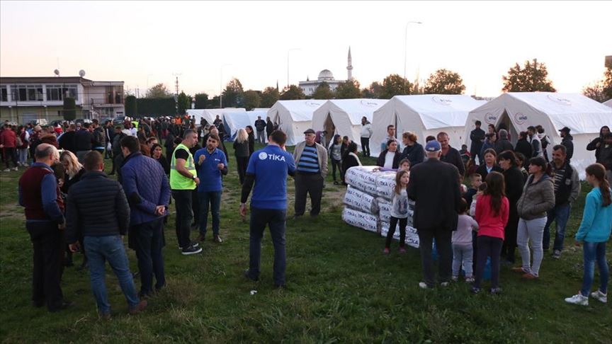Türkiye, Arnavutluk’taki depremzedelere yardım ulaştıran ilk ülke oldu
