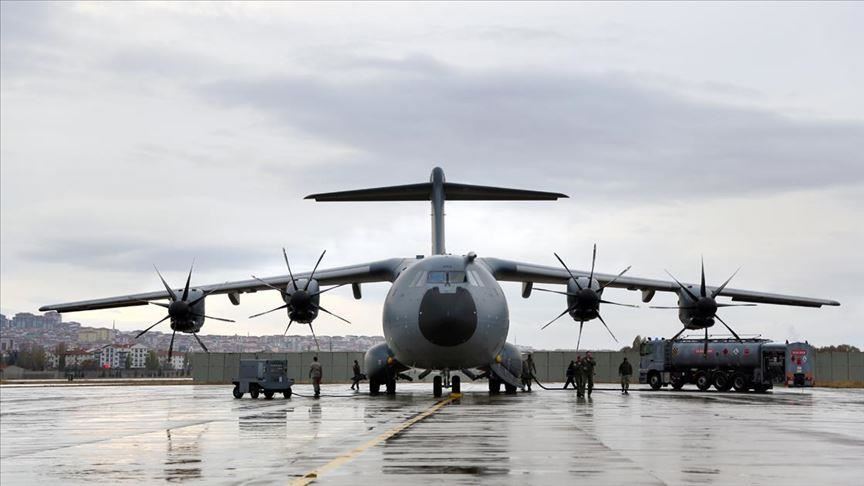 Самолет со спасателями из Турции прибыл в Албанию