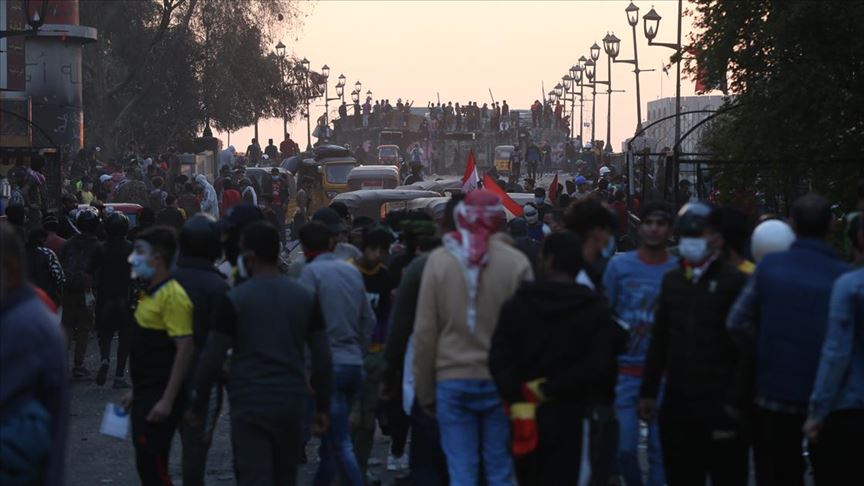 Irak Zikar'da göstericilerin öldürülmesi üzerine vali istifa etti