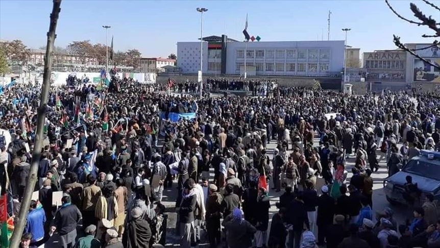 هزاران تن در افغانستان علیه "تقلب انتخاباتی" تظاهرات کردند