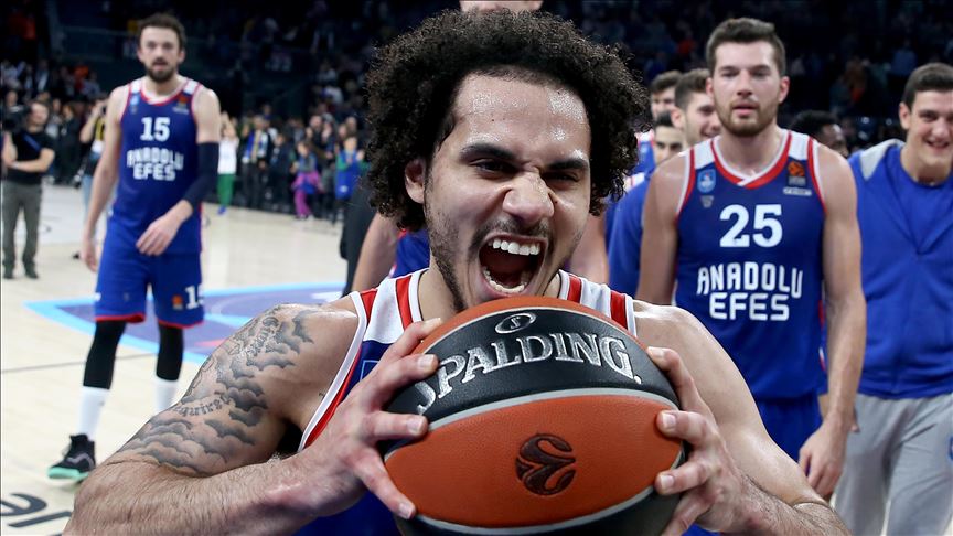 anadolu efes te shane larkin tarihe gecti