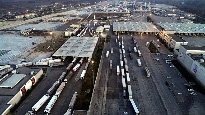 Kapıkule'de tır geçişlerinin hızlanması için peron sayısı artacak