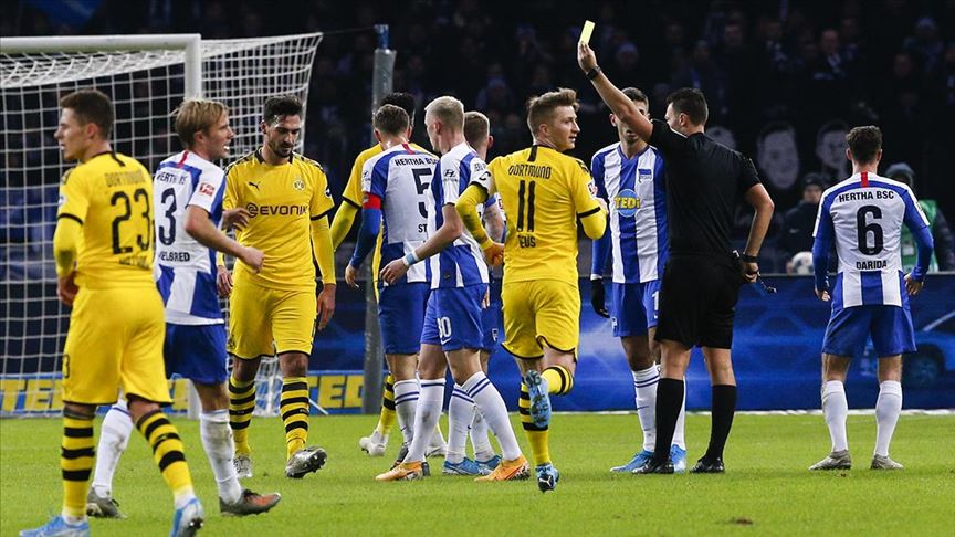 قدم: لايبزيغ يفلت من بادربورن وينتزع قمة "البوندسليغا" مؤقتًا