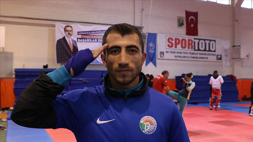Polis memuru Nurettin Diler kick boksta dünya ikincisi