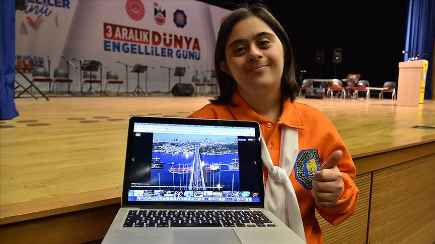 Diyarbakır'da engelliler AA'nın 'Yılın Fotoğrafları' oylamasına katıldı 