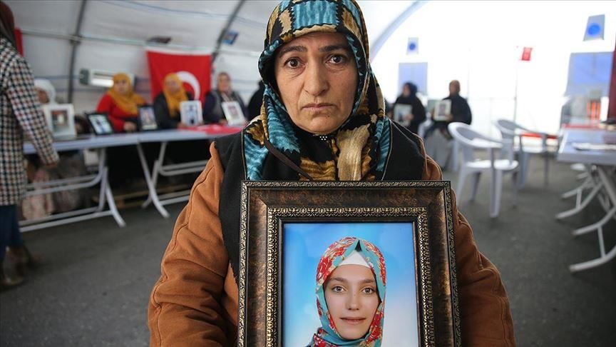 "Keça min, ev 92 roj in ez seba te li vê derê rûdinêm"