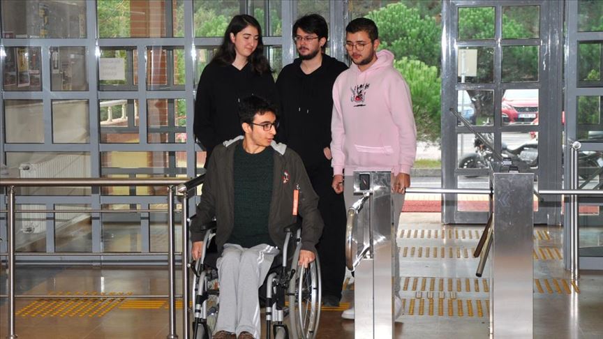 Engelsiz kampüsü sayesinde zorluk yaşamıyor