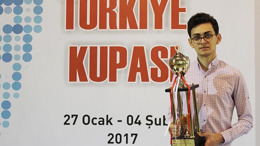 Satrançta 'büyük usta' Vahap Şanal Türkiye şampiyonu oldu