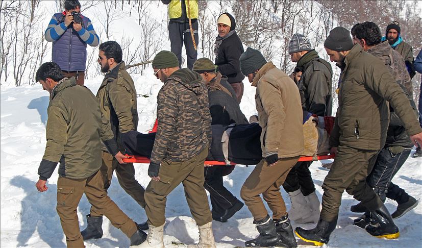 Kashmir: 4 Indian soldiers killed in avalanches