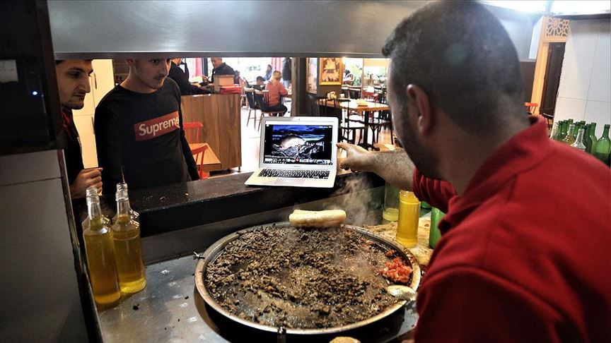 Mersinli tantuni ustaları AA'nın 'Yılın Fotoğrafları' oylamasına katıldı