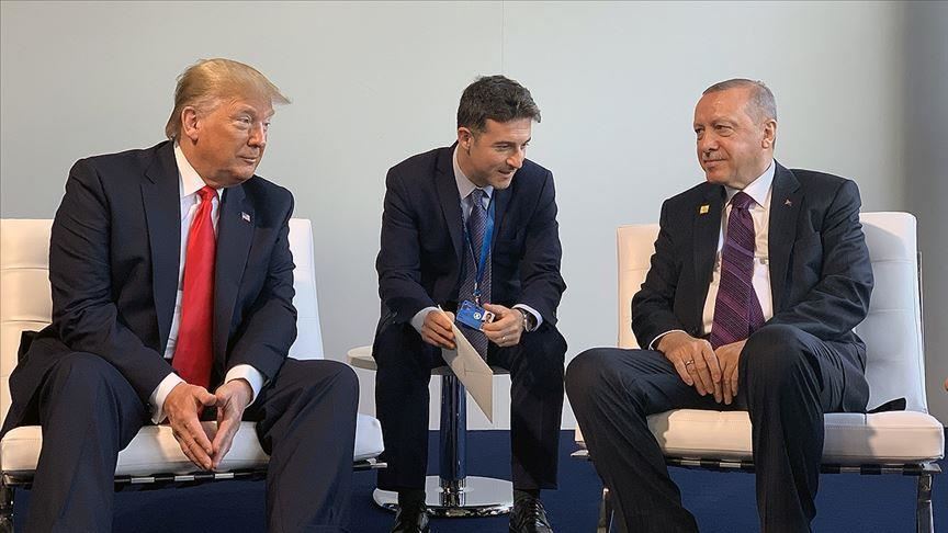 Presidenti Erdoğan takon presidentin Trump në margjinat e Samitit të NATO-s