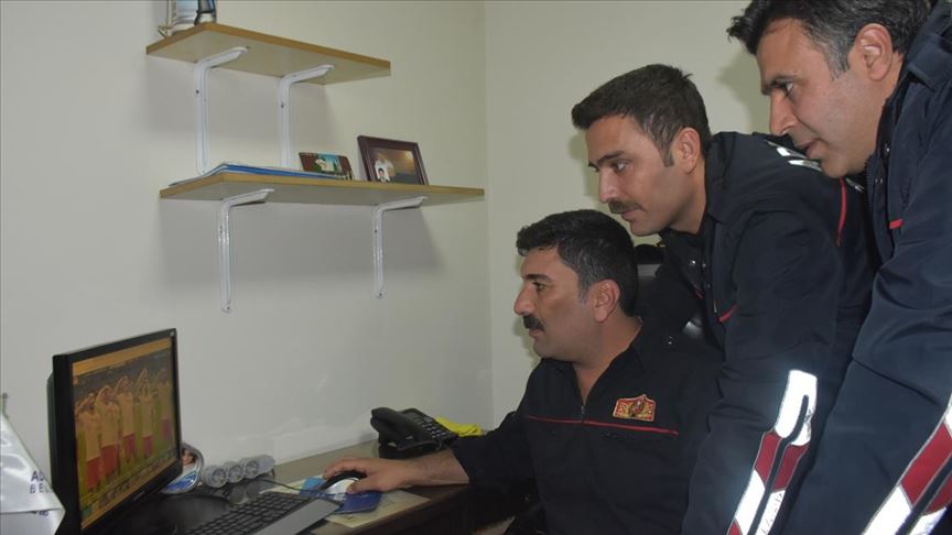Adıyaman'da itfaiyeciler 'Yılın Fotoğrafları'nı oyladı