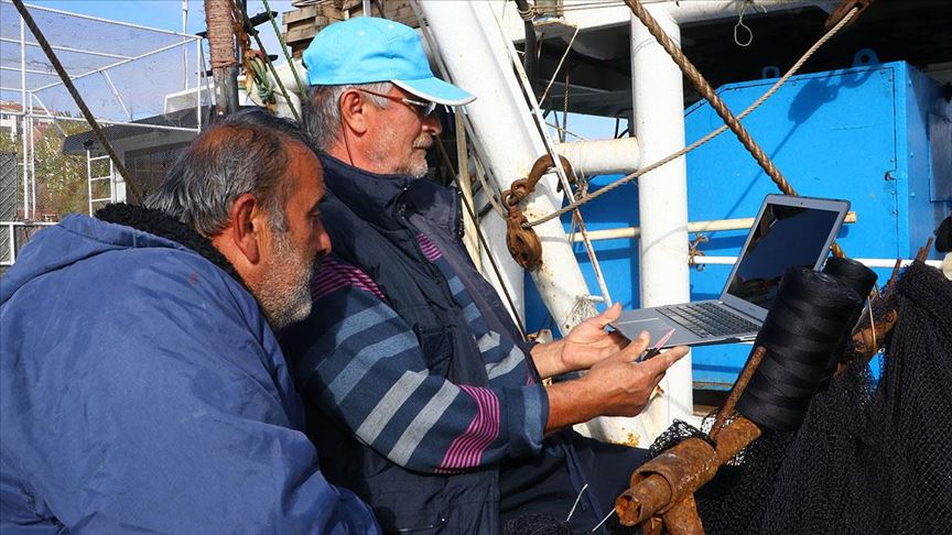 Balıkçılar AA'nın 'Yılın Fotoğrafları' oylamasında favori karelerini seçti
