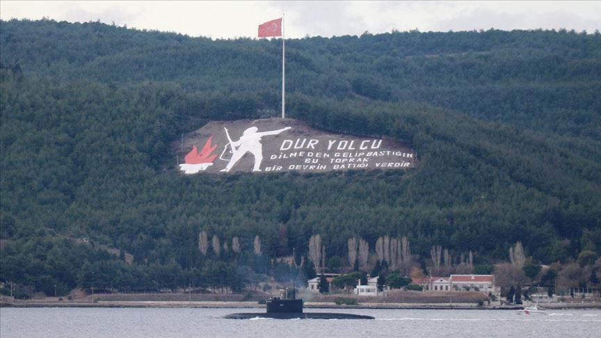 Rus denizaltısı Çanakkale Boğazı’ndan geçti