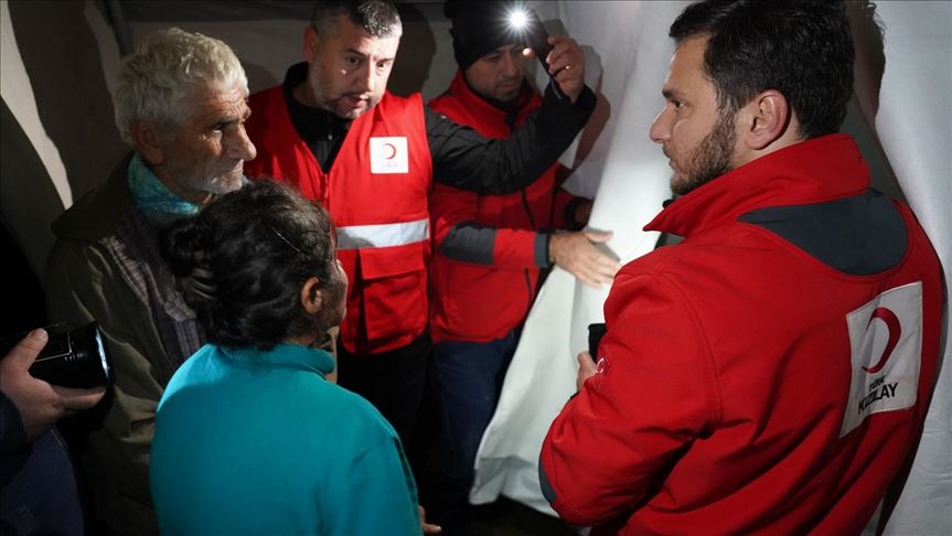 Turkish Red Crescent helps Albanian quake victims