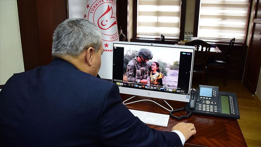 Muş Valisi Gündüzöz'ün tercihi 'Mehmetçik çocukların yüzünü güldürdü' oldu
