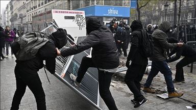 France:Protestors clash with police over pension reform