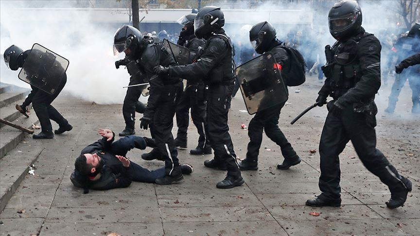 خشونت کم‌سابقه پلیس علیه معترضان در فرانسه