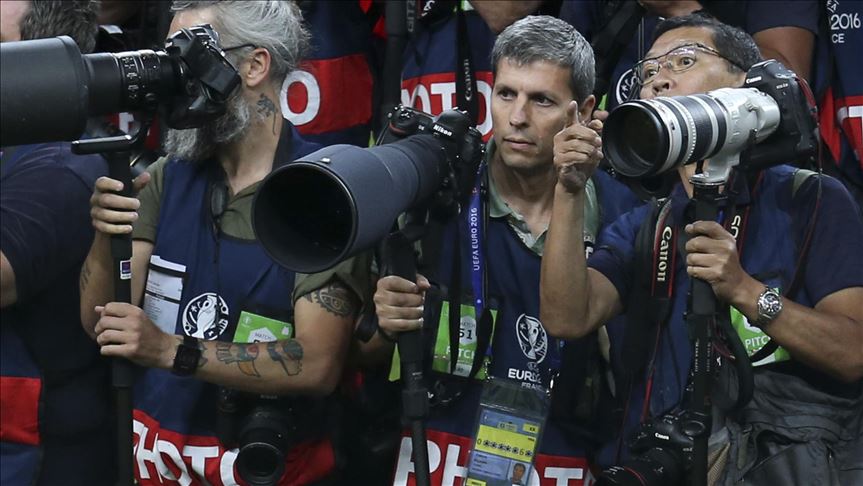 Fotógrafo de la Agencia Anadolu resultó herido en manifestaciones de París