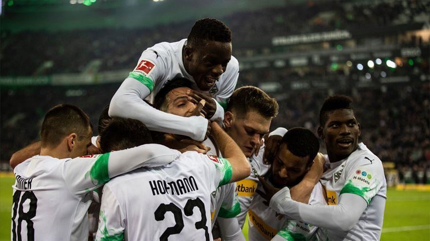 Football: M'gladbach beat Bayern 2-1, top Bundesliga