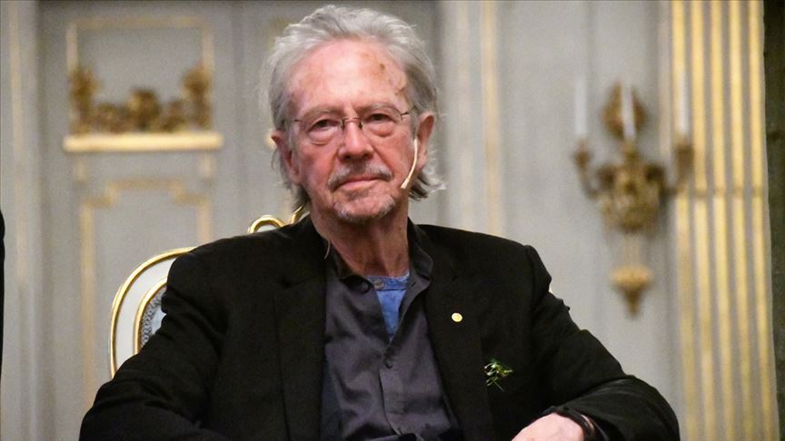 Akademisyen ve gazeteciler Nobel Edebiyat Ödülü'nün Handke'den geri alınmasını istedi