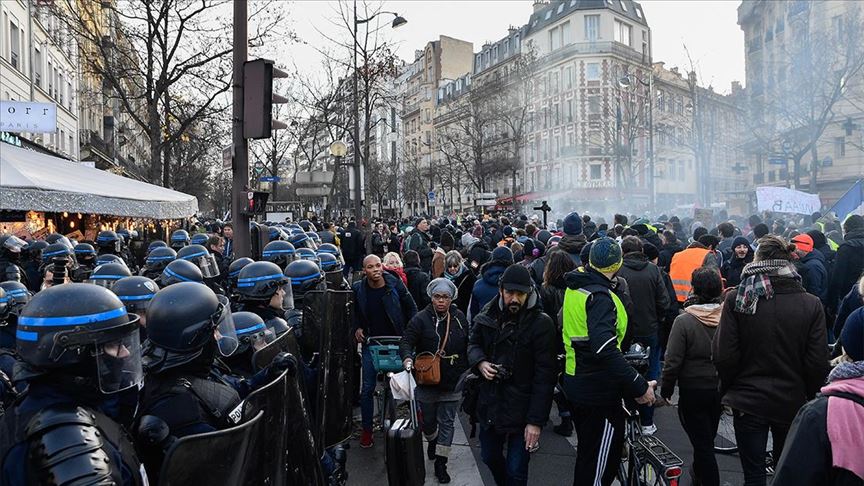 Sedmi dan protesta u Francuskoj: I danas otežano funkcionisanje saobraćaja