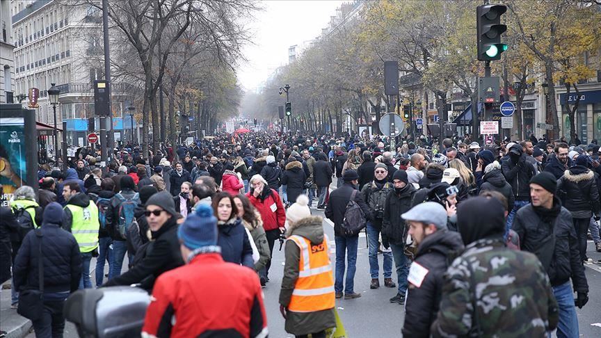 Dita e shtatë e protestave në Francë, trafiku në kolaps