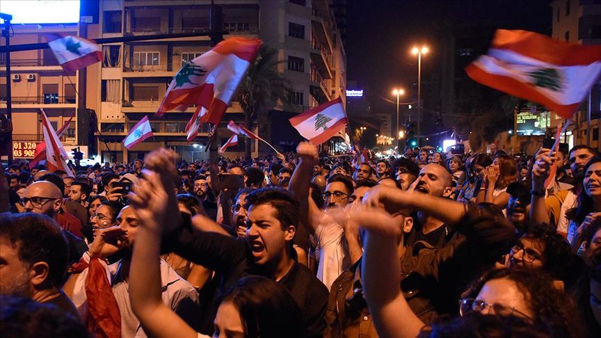 Lübnan'da siyasi kriz ekonomiyi de felç etti