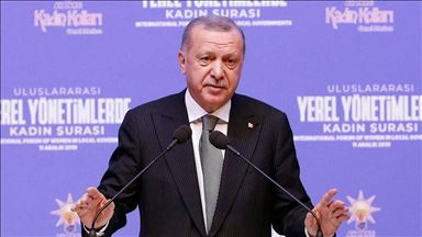 "Li Diyarbekirê dayikan terorîstên destbixûn têk birine"