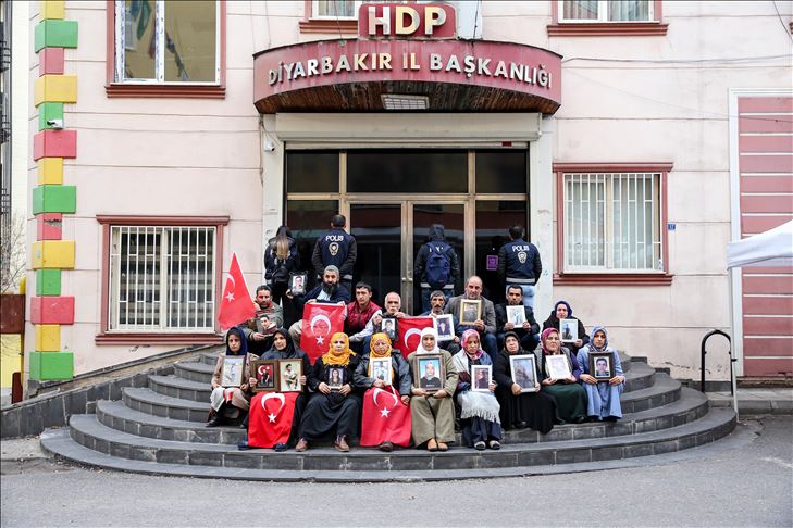 Pejabat HDP di Turki kepergok membantu teroris PKK