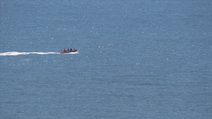 Yunanistan'a kaçarken tekneleri batan 3 FETÖ şüphelisi ile 2 çocuk kurtarıldı