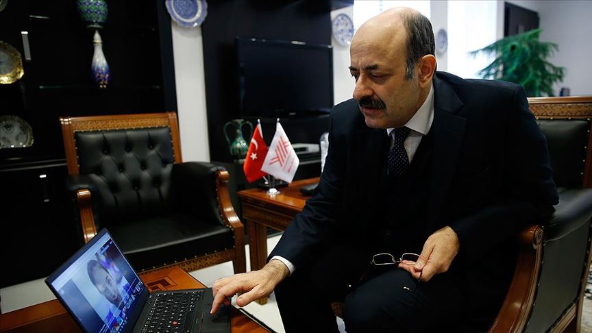 YÖK Başkanı Saraç'ın tercihi 'Luceyn'in 'yüzü' Türkiye'de gülüyor' oldu