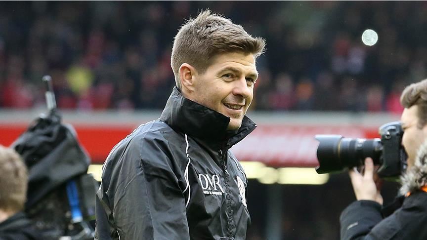 Football: Rangers manager Gerrard signs new deal