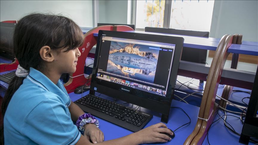 Tunisie : Les élèves de l'école "Maarif" au vote du concours de la "Photo de l’Année"